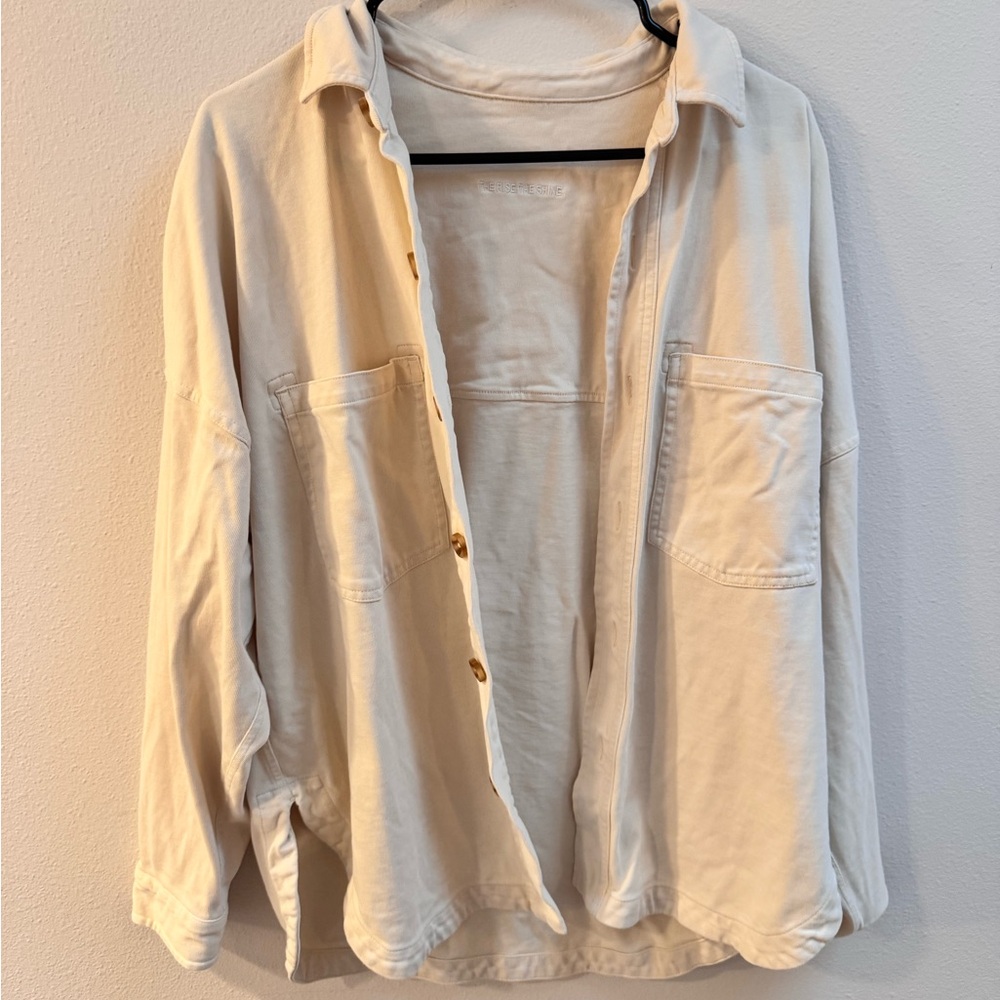 Vuori Women’s Cream Button-Up Shirt